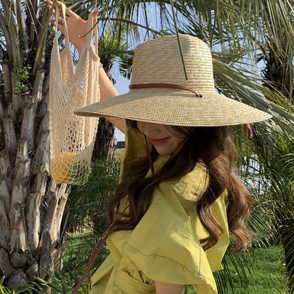 Chapeau de Paille à Large Bord