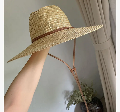 Chapeau de Paille à Large Bord